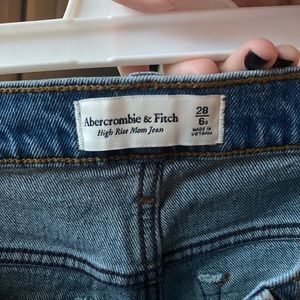 High rise mom jeans!!